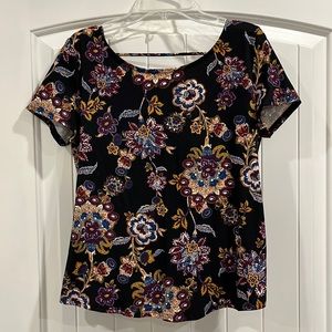 Daytrip Small top Black and floral print, open back, fun summer top. From Buckle